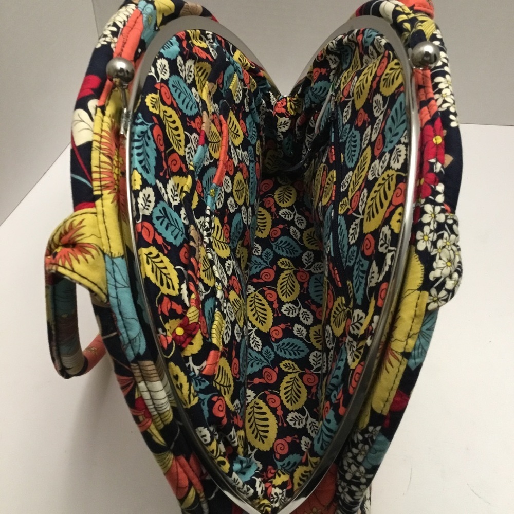 VERA BRADLEY POCKETBOOK.  .  BRAND NEW, never worn - Picture 7 of 11